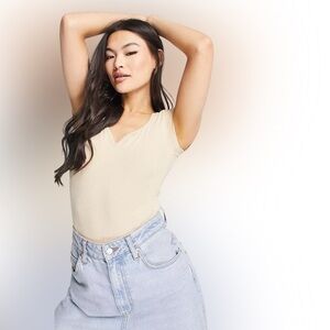 ASOS DESIGN 🌸Short Sleeve🌸 T-shirt Bodysuit w/ Sweetheart Neckline - SZ 6